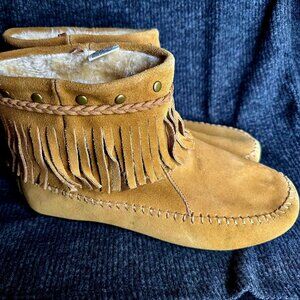 Like New! Lucky Brand Size 9 Ahbey Suede Faux Fur Lined Moccasin Ankle Boots